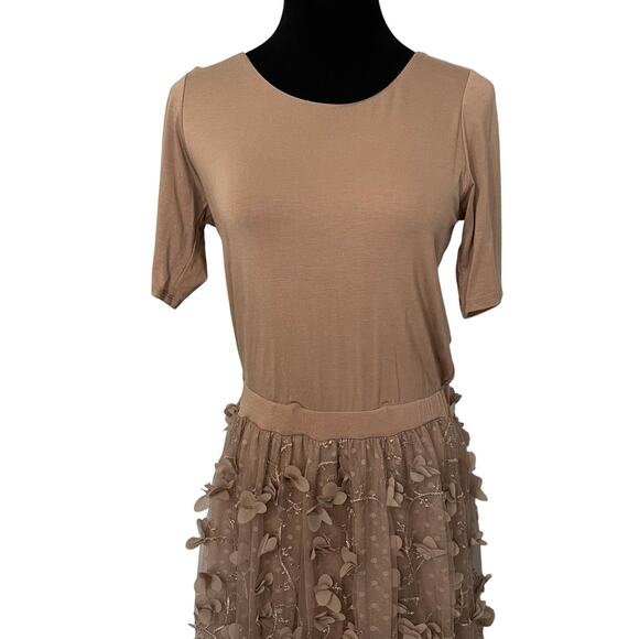 EleStory Sheer Tulle Butterfly Maxi Dress Taupe Maternity Dress Womens M NWT - Picture 6 of 13